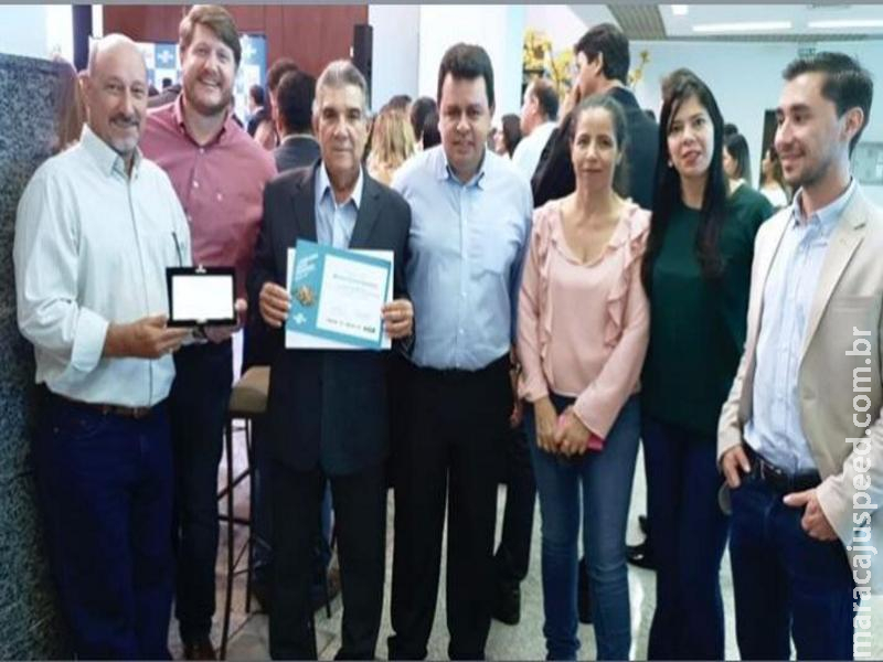 Prefeito de Maracaju Maurílio F. Azambuja recebe prêmio “Prefeito Empreendedor” do Sebrae