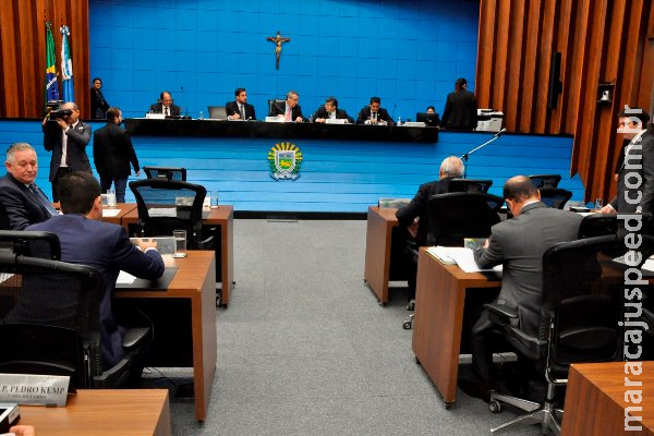 Presença de intérprete de libras em agências bancárias e shoppings pode ser obrigatória Presença de intérprete de libras em agências bancárias e shoppings pode ser obrigatória