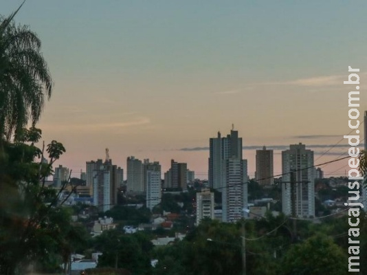 Semana começa com céu parcialmente nublado e pancadas de chuva em MS Semana começa com céu parcialmente nublado e pancadas de chuva em MS