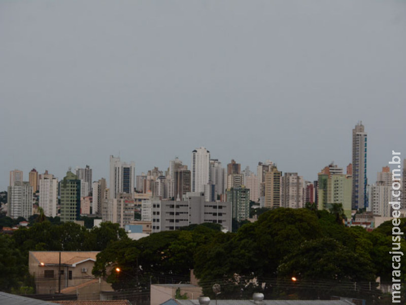 Semana começa com tempo nublado e pancadas de chuva em MS