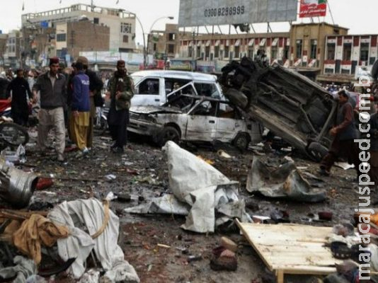 Terroristas matam 14 passageiros de ônibus no Paquistão 