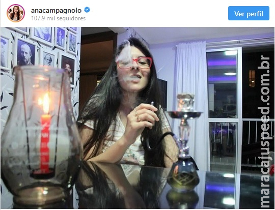 Tuítes antigos vêm à tona, e deputada nega fumar maconha Tuítes antigos vêm à tona, e deputada nega fumar maconha