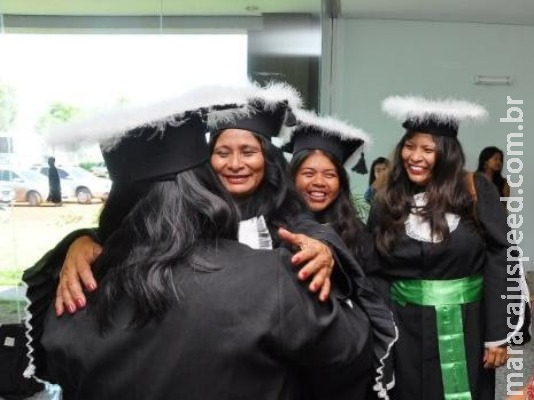 UFGD já formou mais de 250 professores indígenas e mais de 30 seguem no mestrado e doutorado UFGD já formou mais de 250 professores indígenas e mais de 30 seguem no mestrado e doutorado