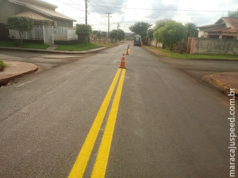 Após limpeza e recuperação da malha asfáltica Bairro Alto Maracaju ganha pintura e sinalização nas ruas