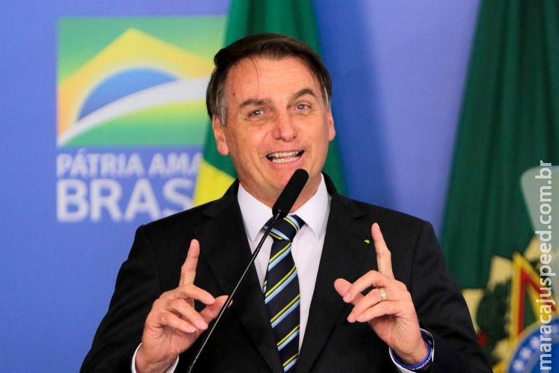 Bolsonaro: dinheiro retirado de universidades será investido na base Bolsonaro: dinheiro retirado de universidades será investido na base
