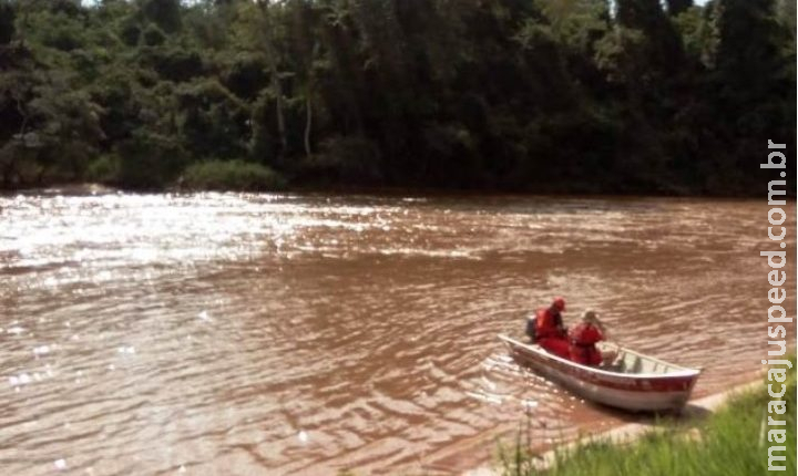 Bombeiros realizam busca por homem que se afogou no Rio Amambaí