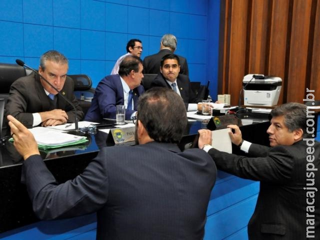 Deputados aprovam possibilidade de pagar conta em qualquer banco Deputados aprovam possibilidade de pagar conta em qualquer banco