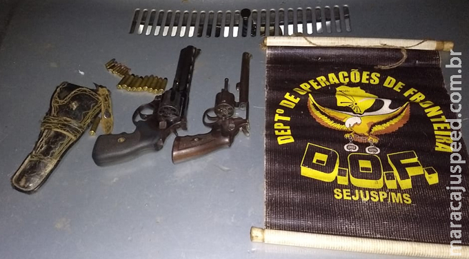 Duas armas de fogo e munições foram apreendidas pelo DOF durante bloqueio policial para fiscalização na região de Jardim Duas armas de fogo e munições foram apreendidas pelo DOF durante bloqueio policial para fiscalização na região de Jardim
