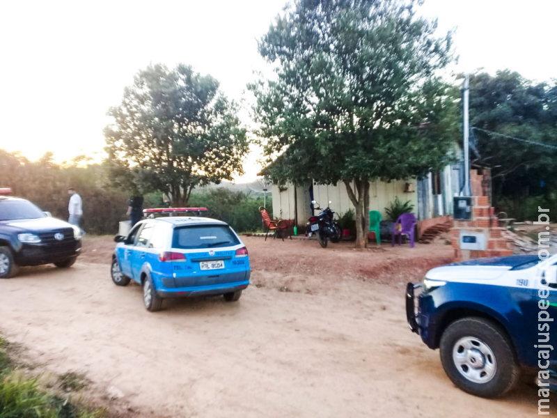 Em ação conjunta, PM e Polícia Civil fecham boca de fumo e prendem 2 em Bodoquena Em ação conjunta, PM e Polícia Civil fecham boca de fumo e prendem 2 em Bodoquena