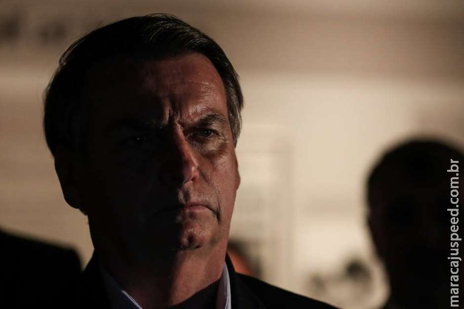 Estão fazendo esculacho em cima do meu filho, diz Bolsonaro Estão fazendo esculacho em cima do meu filho, diz Bolsonaro
