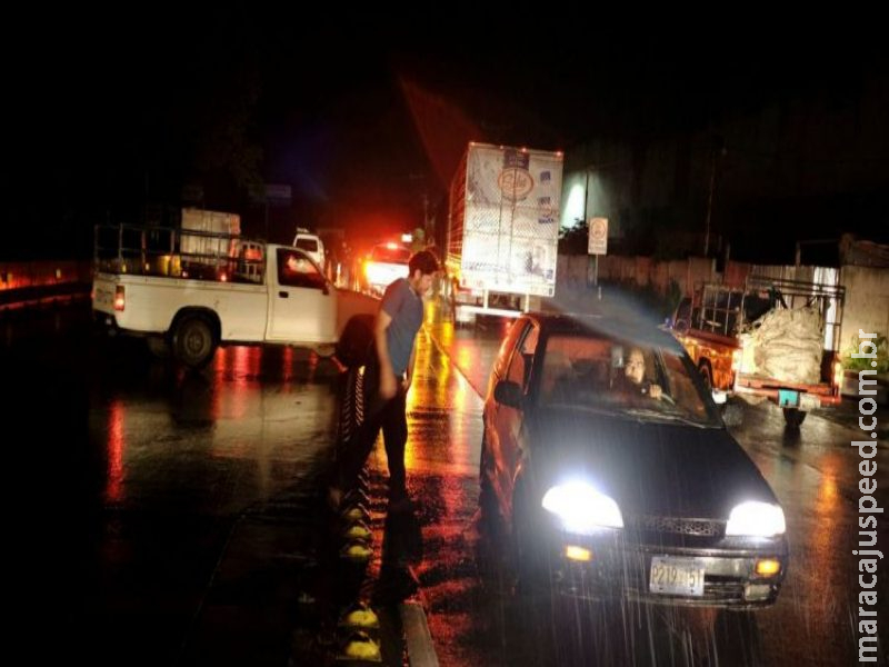 Forte terremoto atinge El Salvador Forte terremoto atinge El Salvador