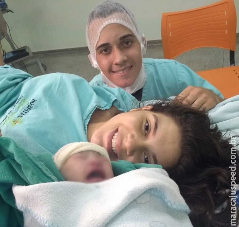 Foto tirada após parto mostra jovem antes de morrer em hospital: Foto tirada após parto mostra jovem antes de morrer em hospital: