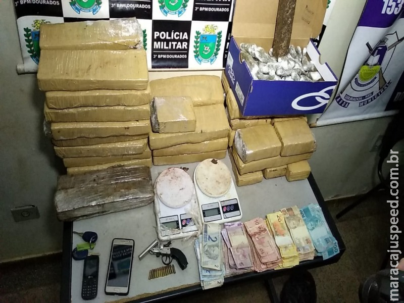 Homem é flagrado enterrando droga em mata no Estrela Porã