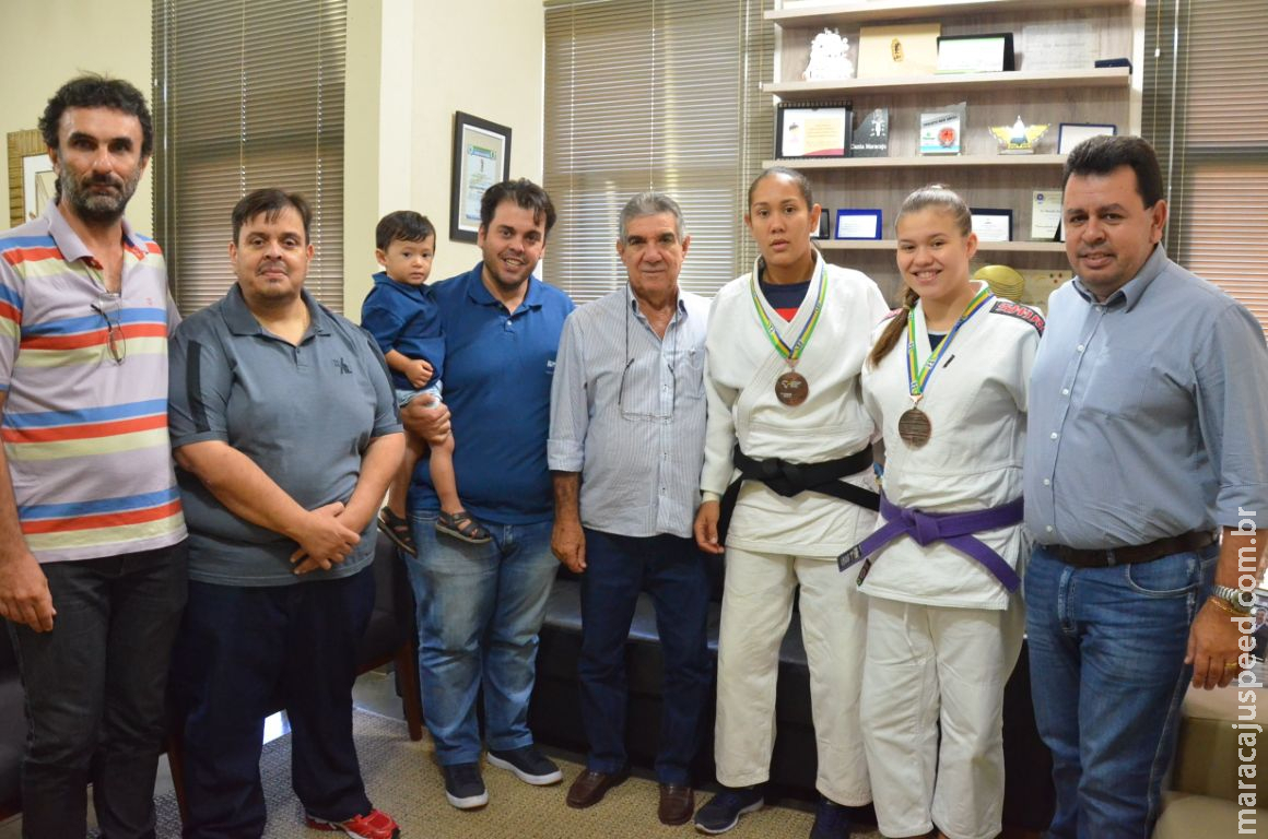 Maracaju: Atletas que representaram o município em campeonato de judô são recepcionados pelo Prefeito Municipal Maracaju: Atletas que representaram o município em campeonato de judô são recepcionados pelo Prefeito Municipal