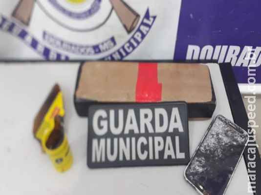 Marido ameaça mulher e vai preso por tráfico de drogas Marido ameaça mulher e vai preso por tráfico de drogas