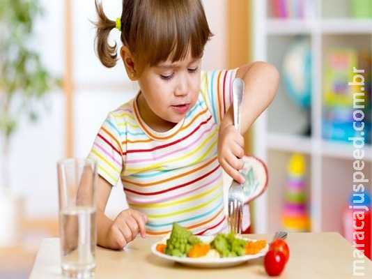 Ministério da Saúde bate à porta para falar sobre alimentação de crianças Ministério da Saúde bate à porta para falar sobre alimentação de crianças