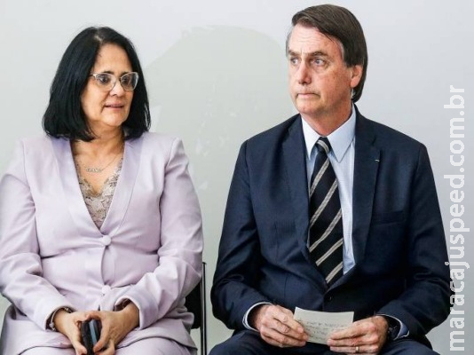 Ministra Damares Alves pede a Bolsonaro para deixar o governo