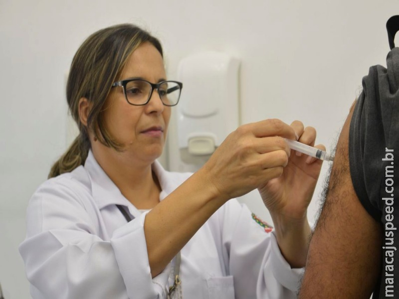 Ministro diz que baixa adesão à vacinação pode comprometer hospitais Ministro diz que baixa adesão à vacinação pode comprometer hospitais