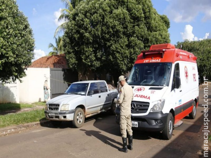 Morre garoto que ficou preso em carro no sol após pai morrer ao volante em Campo Grande 