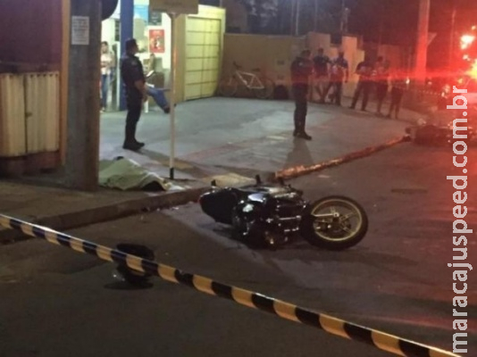 Motociclista avança preferencial, colide com outra moto e morre Motociclista avança preferencial, colide com outra moto e morre