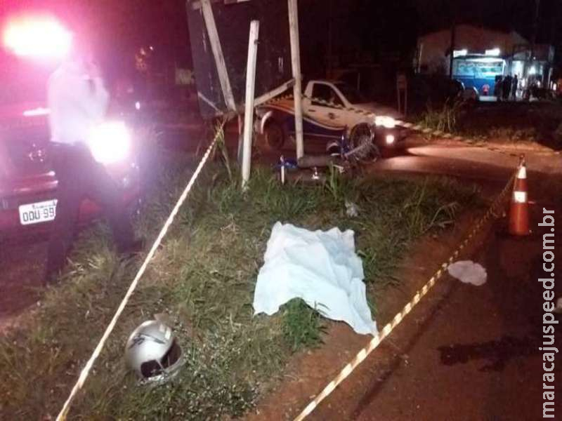 Motociclista morre após invadir preferencial e bater em ônibus na MS-156