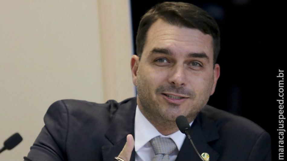 MP vai pedir quebra do sigilo fiscal e bancário de Flávio Bolsonaro e Queiroz