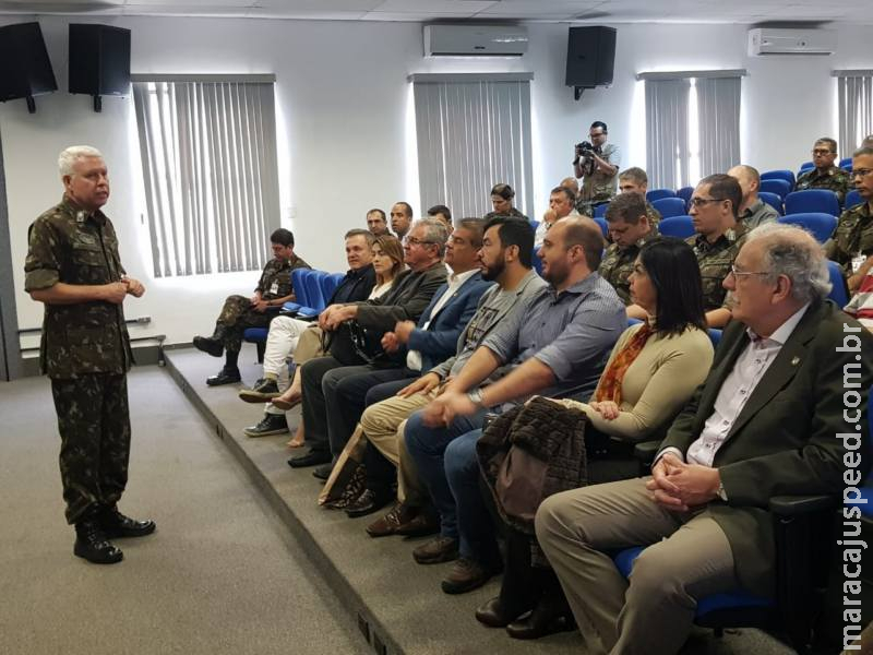 Parlamentares desembarcam em Ponta Porã para conhecer Sisfron Parlamentares desembarcam em Ponta Porã para conhecer Sisfron