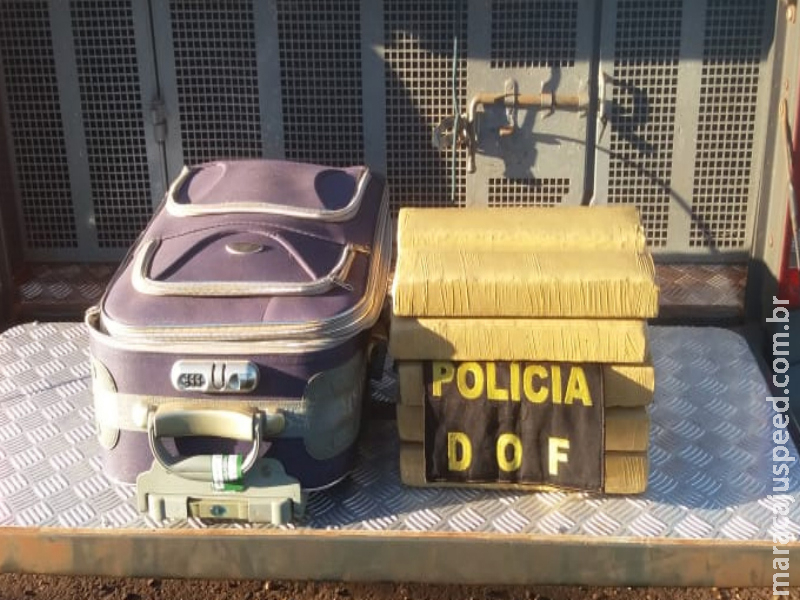 Passageiro de ônibus é preso com droga escondida em mala Passageiro de ônibus é preso com droga escondida em mala