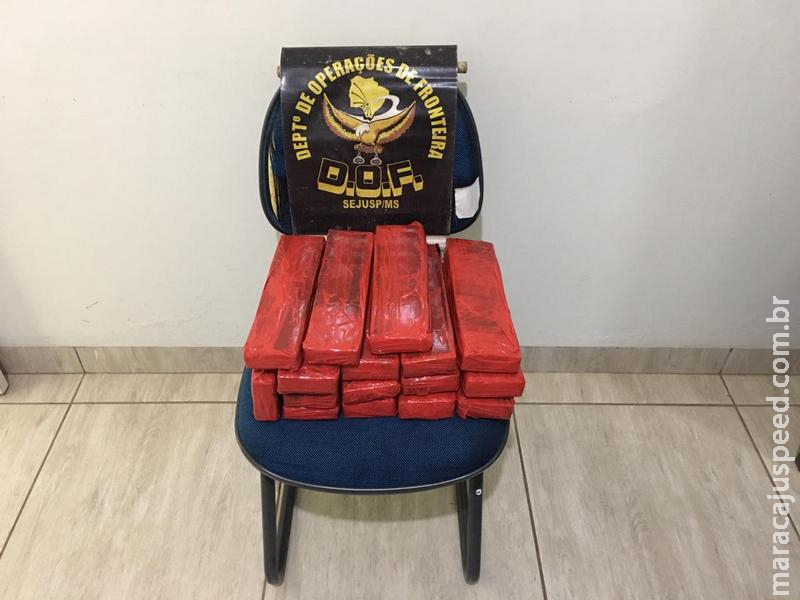 Passageiro de ônibus que transportava droga para o Rio Grande do Sul foi preso pelo DOF Passageiro de ônibus que transportava droga para o Rio Grande do Sul foi preso pelo DOF