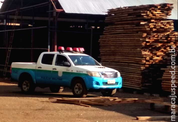 Polícia Militar Ambiental autua serraria em R$ 11,5 mil por armazenamento de 38 m³ de madeira nativa ilegalmente Polícia Militar Ambiental autua serraria em R$ 11,5 mil por armazenamento de 38 m³ de madeira nativa ilegalmente