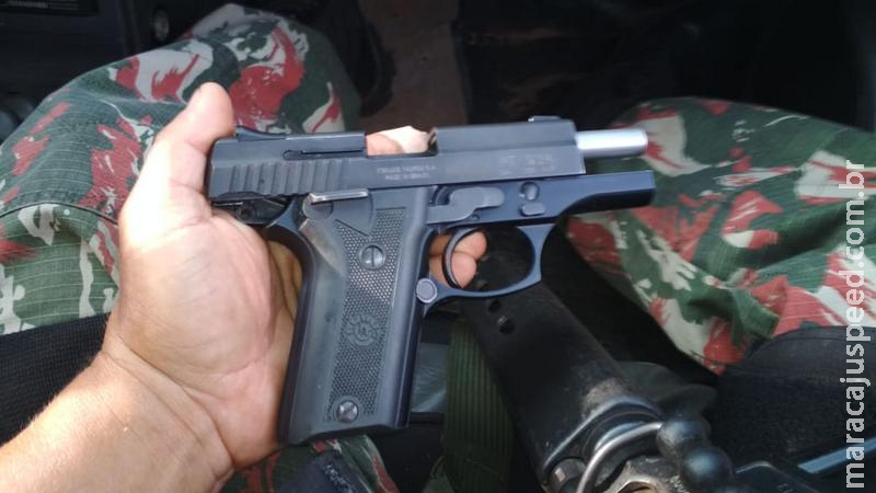 Polícia Militar Ambiental fiscaliza pescador paranaense no rio Iguatemi e o prende por porte ilegal de pistola Polícia Militar Ambiental fiscaliza pescador paranaense no rio Iguatemi e o prende por porte ilegal de pistola
