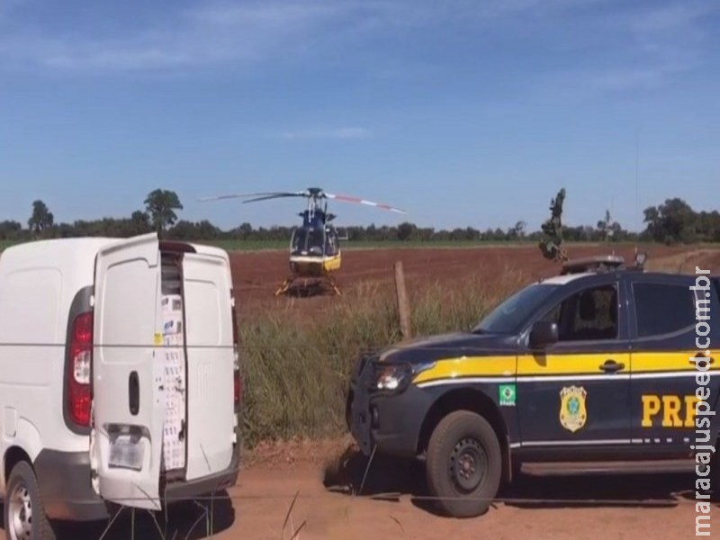 PRF apreende 100 mil maços de cigarros contrabandeados na BR-060. Veículos saíram de Maracaju