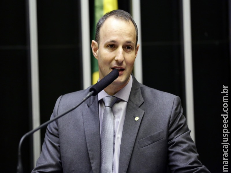 Projeto garante descanso e limite máximo de horas trabalhadas para bombeiros Projeto garante descanso e limite máximo de horas trabalhadas para bombeiros