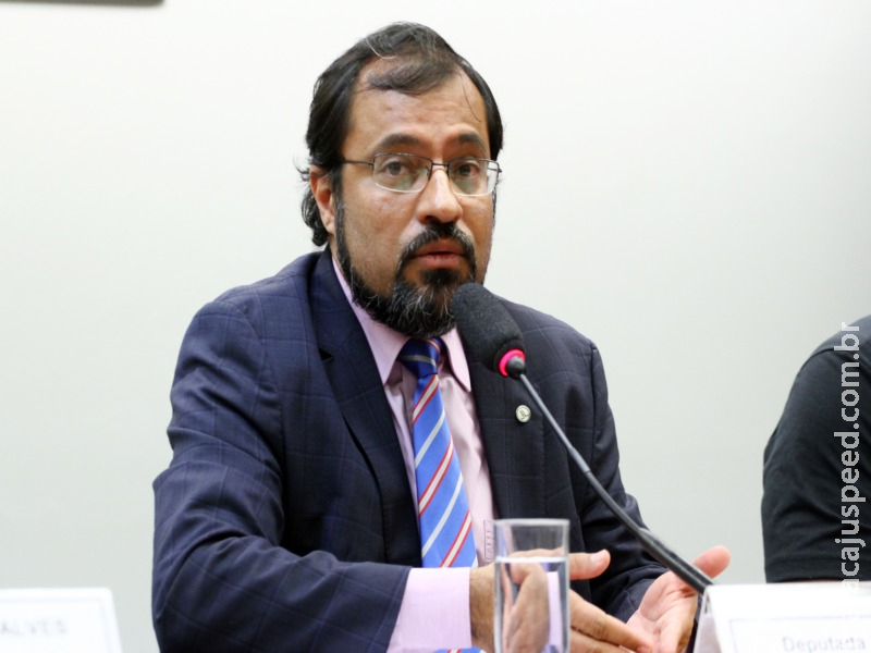 Projeto torna obrigatória proteção contra escalpelamento em embarcação Projeto torna obrigatória proteção contra escalpelamento em embarcação