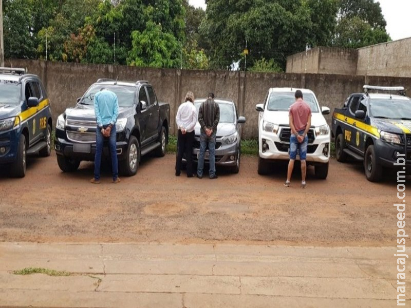 Quadrilha que levava veículos roubados para a Bolívia é presa Quadrilha que levava veículos roubados para a Bolívia é presa