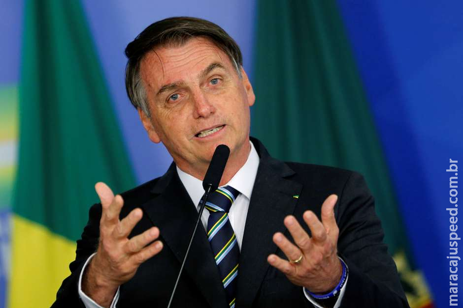 "Reforma é para ajudar os pobres", diz Bolsonaro "Reforma é para ajudar os pobres", diz Bolsonaro