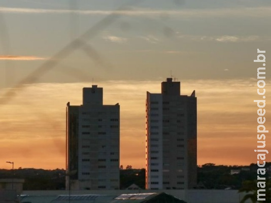 Sábado amanhece com céu aberto, mas Inmet prevê queda na temperatura Sábado amanhece com céu aberto, mas Inmet prevê queda na temperatura