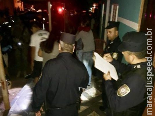 Seis morrem e uma criança fica ferida após ataque de pistoleiros na fronteira