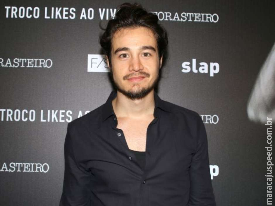 Tiago Iorc lança álbum e famosos celebram volta do cantor Tiago Iorc lança álbum e famosos celebram volta do cantor
