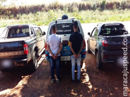 Tio e sobrinho são presos com veículos roubados na MS-395 Tio e sobrinho são presos com veículos roubados na MS-395