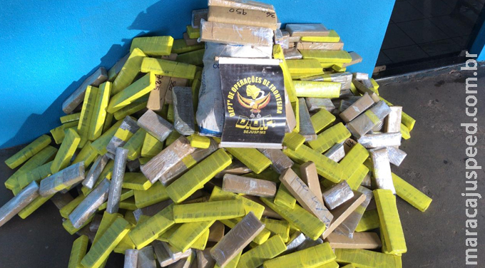Veículo conduzido por adolescente e carregado com quase 400 quilos de droga foi apreendido pelo DOF em Amambai Veículo conduzido por adolescente e carregado com quase 400 quilos de droga foi apreendido pelo DOF em Amambai