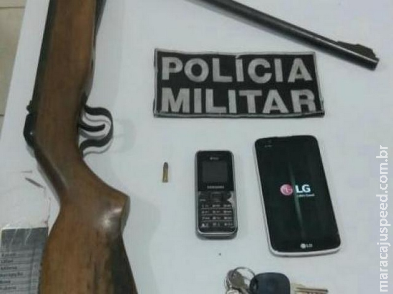 Assaltante faz taxista refém para roubar carro, mas é perseguido e preso Assaltante faz taxista refém para roubar carro, mas é perseguido e preso