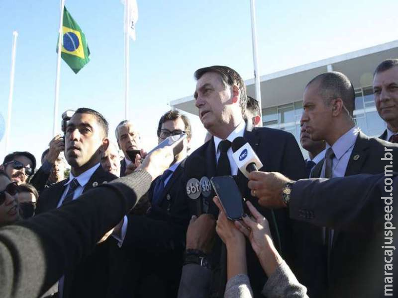 Bolsonaro diz que gratuidade de bagagem prejudicaria pequenas aéreas Bolsonaro diz que gratuidade de bagagem prejudicaria pequenas aéreas