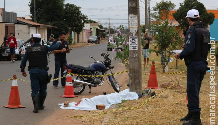 Borracheiro morre ao bater moto contra poste Borracheiro morre ao bater moto contra poste