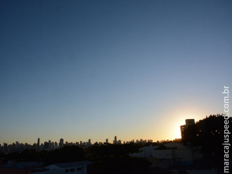 Calor e tempo seco permanecem em Campo Grande na terça-feira Calor e tempo seco permanecem em Campo Grande na terça-feira