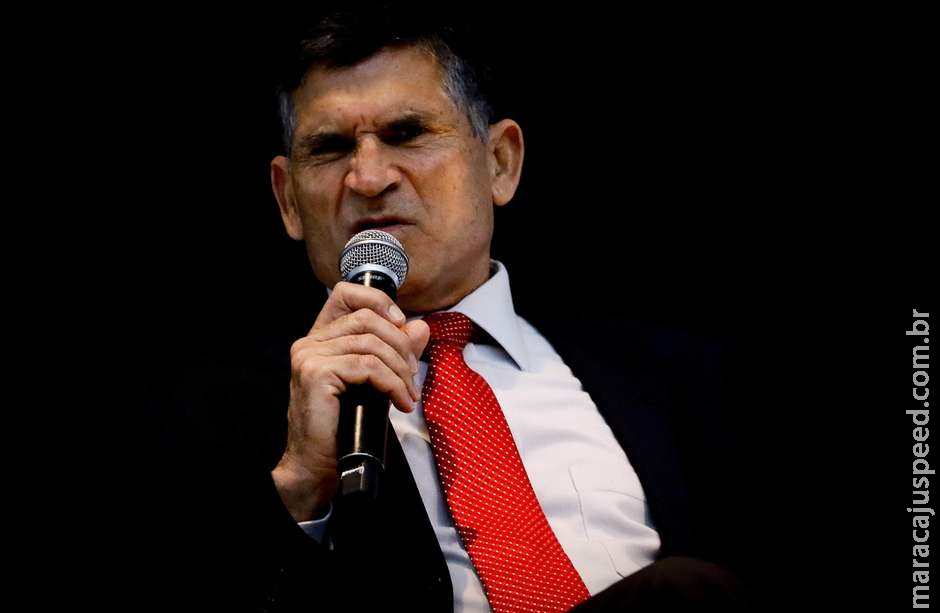 Dinheiro desperdiçado no governo é absurdo, diz ex-ministro Dinheiro desperdiçado no governo é absurdo, diz ex-ministro