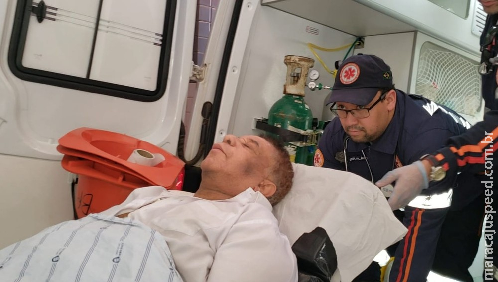 Família de Agnaldo Timóteo consegue leito em SP e cantor é transferido da BA, diz hospital Família de Agnaldo Timóteo consegue leito em SP e cantor é transferido da BA, diz hospital