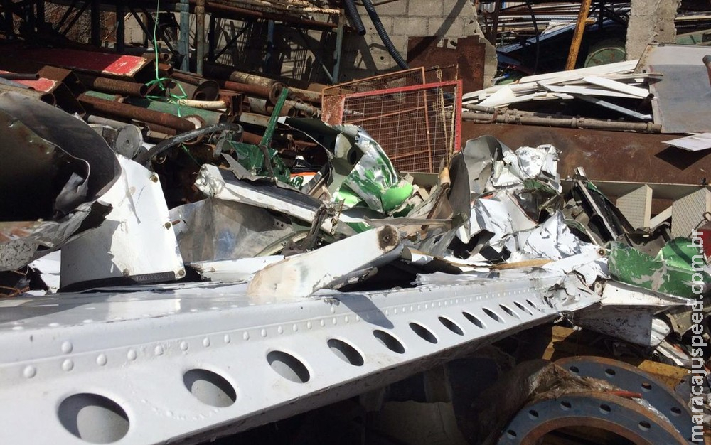 Fuselagem de avião que caiu com Gabriel Diniz é vendida a ferro-velho em Aracaju Fuselagem de avião que caiu com Gabriel Diniz é vendida a ferro-velho em Aracaju