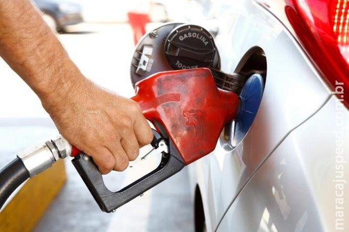 Gasolina cara: motorista abastece carro e foge sem pagar conta de R$ 219 