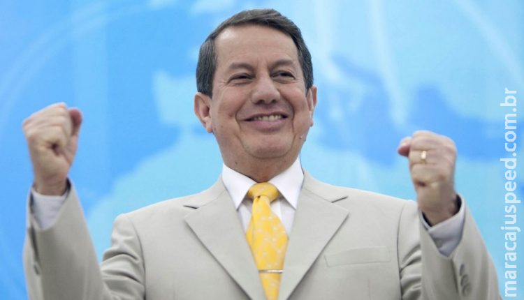 Governo concede passaporte diplomático ao pastor RR Soares Governo concede passaporte diplomático ao pastor RR Soares
